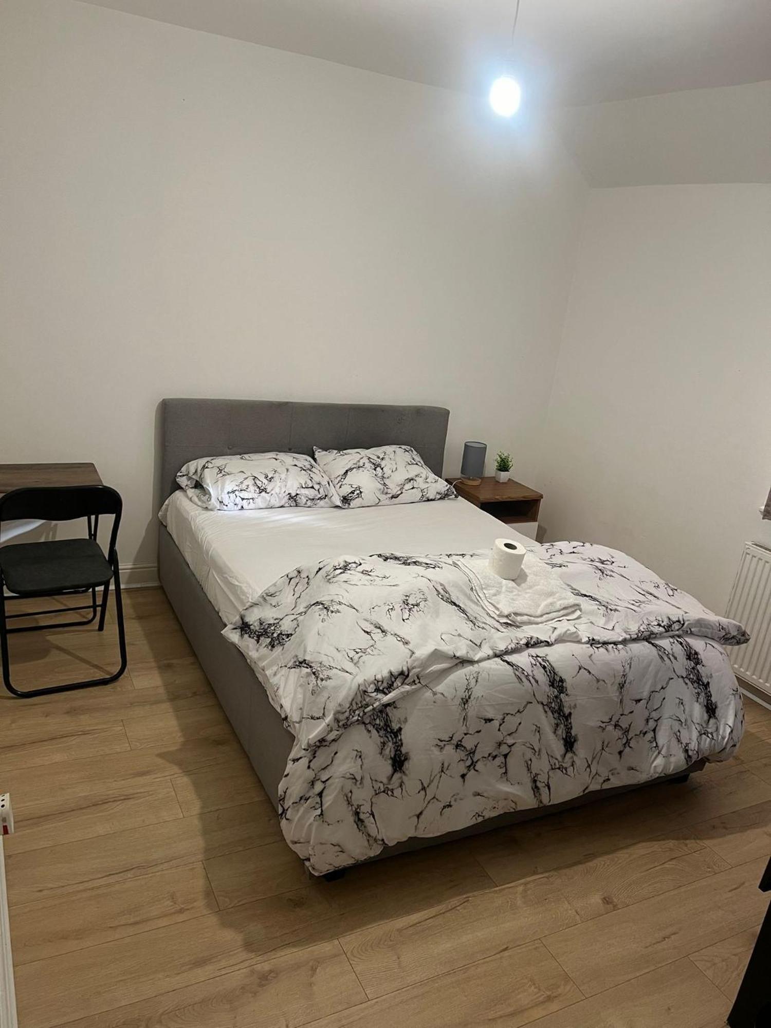 Deluxe Double Bedroom Манчестер Экстерьер фото