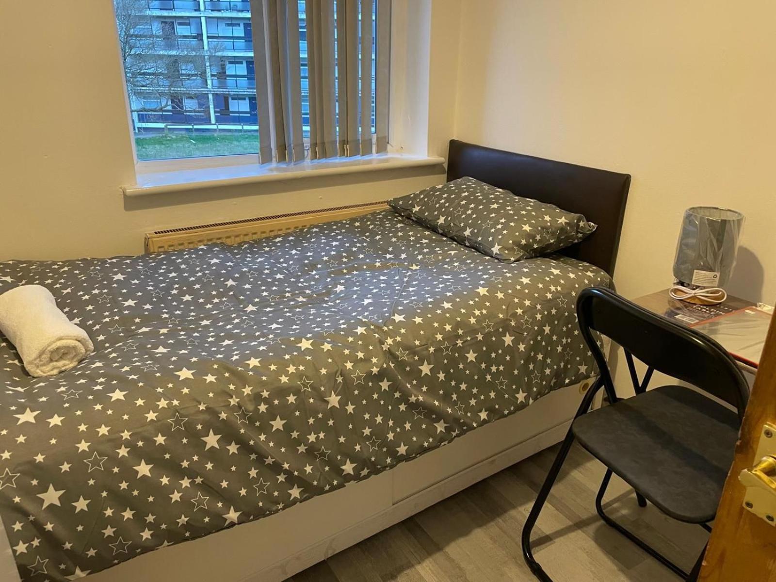 Deluxe Double Bedroom Манчестер Экстерьер фото